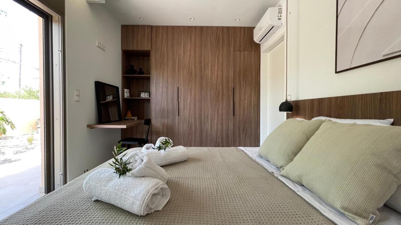 Lagouvardos House * Μαραθόπολη